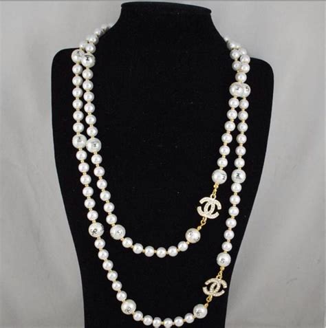 coco chanel pearl necklace